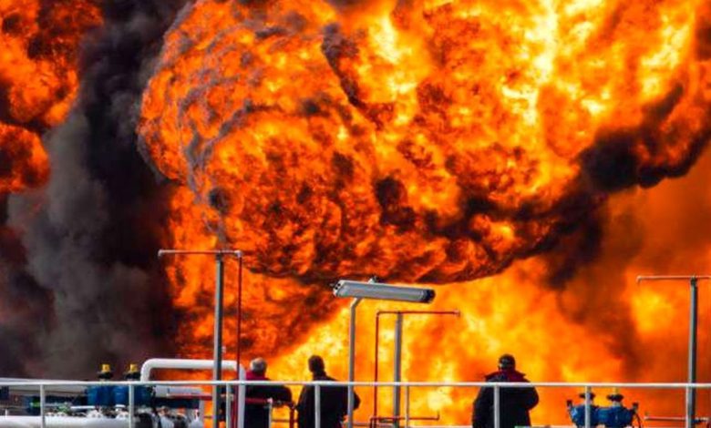 آتش سوزی پالایشگاه نفت در سیبری با پنج مجروح
