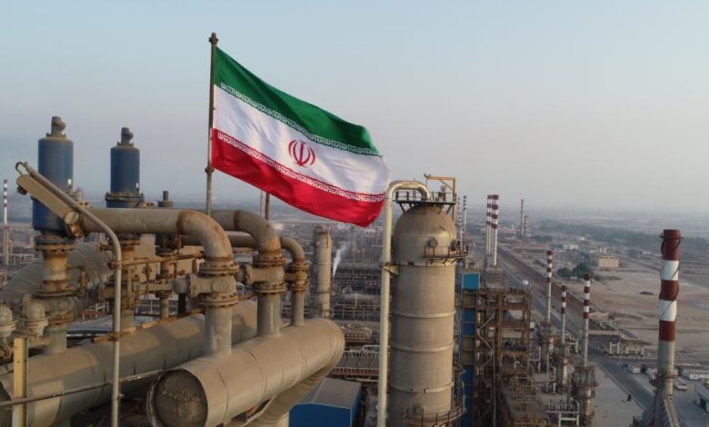 رونق تولید نفت در دولت سیزدهم؛ افزایش روزانه ۱۴۰ هزار بشکه‌ای تولید نفت ایران در سال گذشته میلادی
