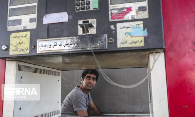 کارتهای اضطراری سوخت جایگاهها جمعآوری نشدهاند